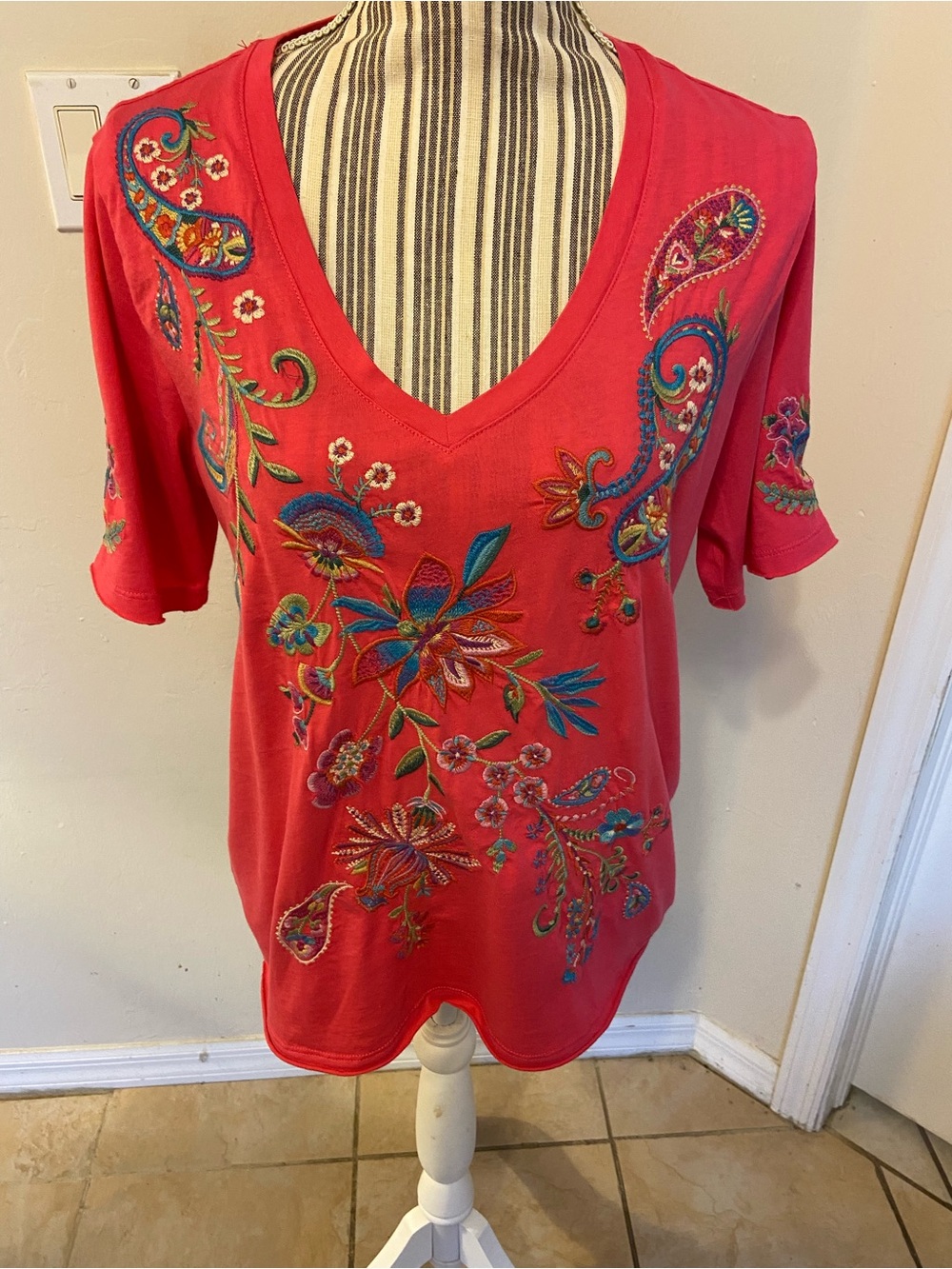 Johnny Was Pink Floral Embroidery V-Neck Cotton Tee - Style J14325-6 size M